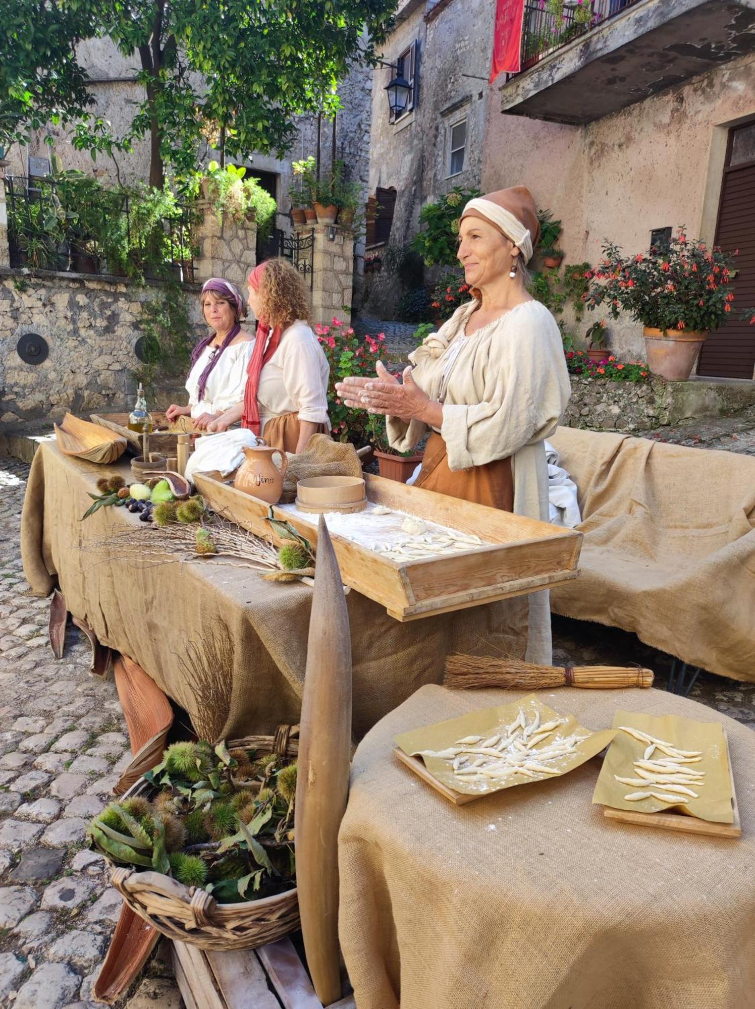 Eco House San Michele Hostel Borgo San Michele  ภายนอก รูปภาพ